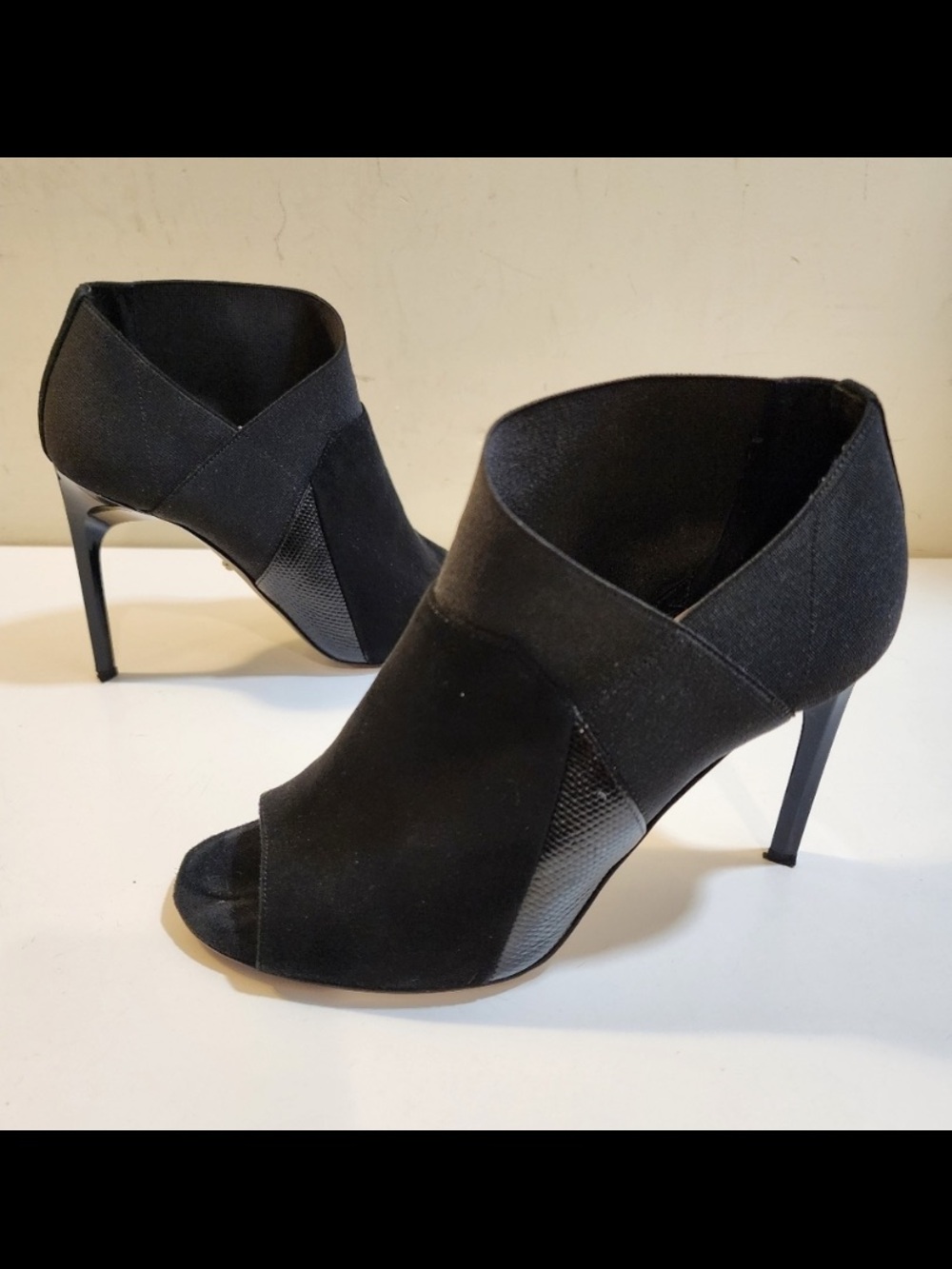 Diane Von Furstenberg Stylish Black Peep-Toe High Heeled Booties Size 7B
